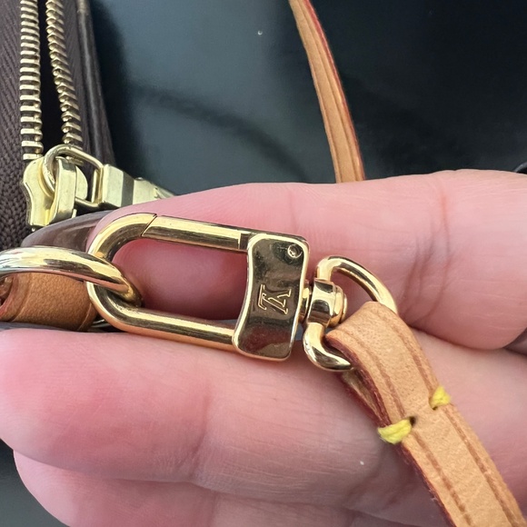 Louis Vuitton papillon pouch - Picture 5 of 9